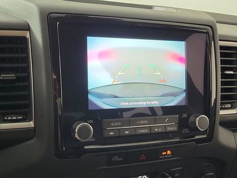 Used 2024 Nissan Frontier SV RWD image 29