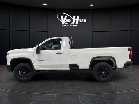 Used 2021 Chevrolet Silverado 2500 W/T w/ WT Convenience Package AWD/4WD image 4