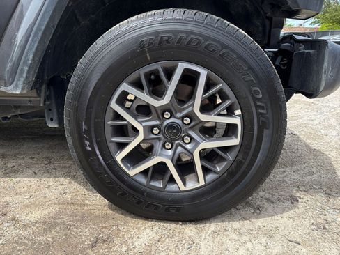 Used 2025 Jeep Wrangler Unlimited Sahara AWD/4WD image 32