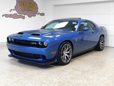Used 2020 Dodge Challenger SRT Hellcat w/ Plus Package image 11