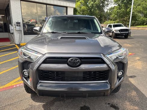 Used 2021 Toyota 4Runner TRD Off-Road Premium image 3
