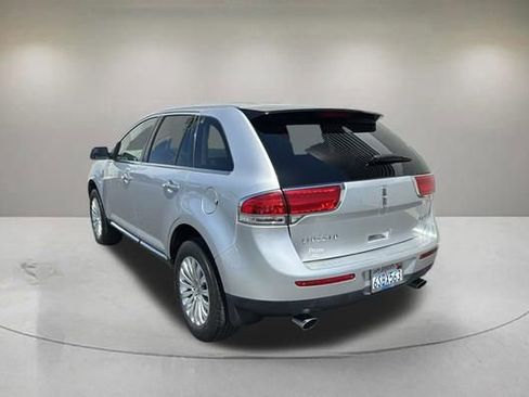 Used 2011 Lincoln MKX 2WD w/ Wood Pkg image 4