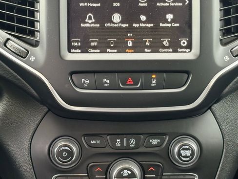 Used 2023 Jeep Cherokee Altitude Lux image 10