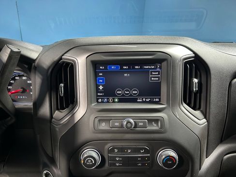 Used 2022 Chevrolet Silverado 1500 Custom Trail Boss AWD/4WD image 28
