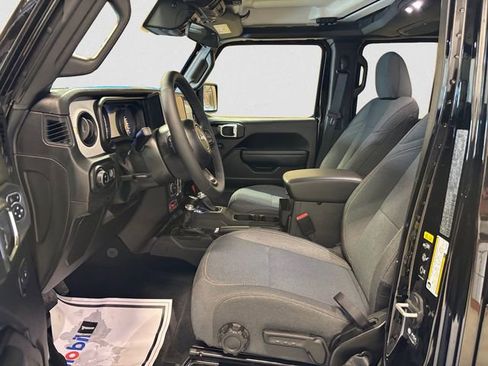 Used 2025 Jeep Gladiator Willys image 10