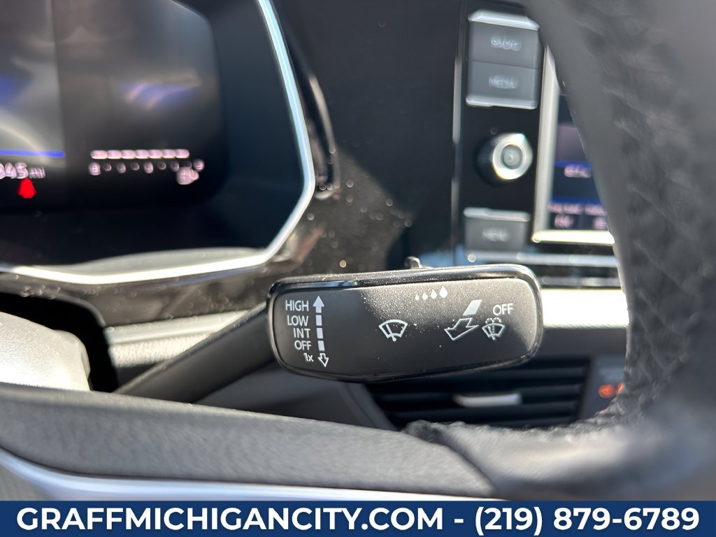 Used 2024 Volkswagen Jetta SE FWD image 18