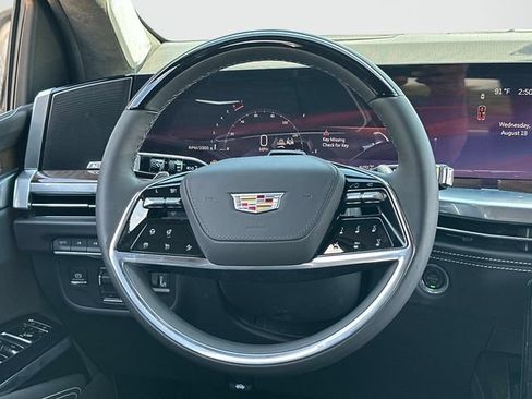New 2026 Cadillac Escalade ESV Platinum Sport w/ LPO, ONYX Package AWD/4WD image 5