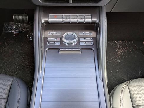New 2026 Lincoln Nautilus Premier AWD/4WD image 18