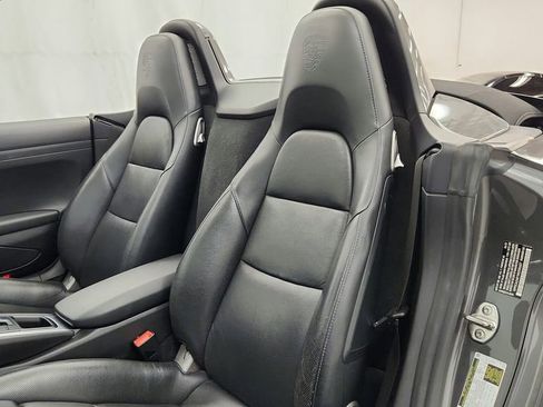 Used 2022 Porsche 718 Boxster RWD image 26