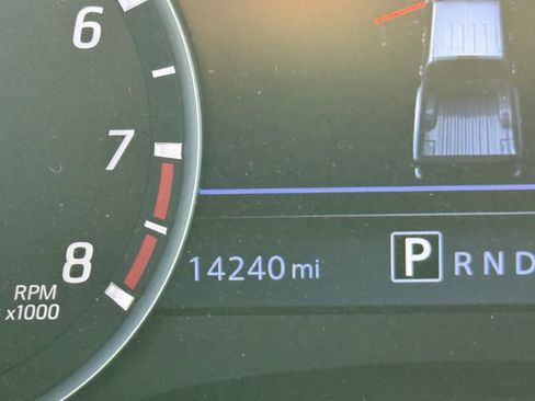 Used 2024 Nissan Frontier SV w/ SV Convenience Package image 16