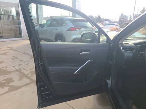 Used 2023 Toyota Corolla Cross XLE image 17