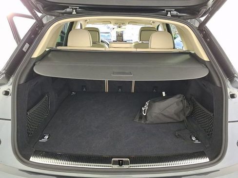 Used 2024 Audi Q5 e Prestige w/ Prestige Package image 33