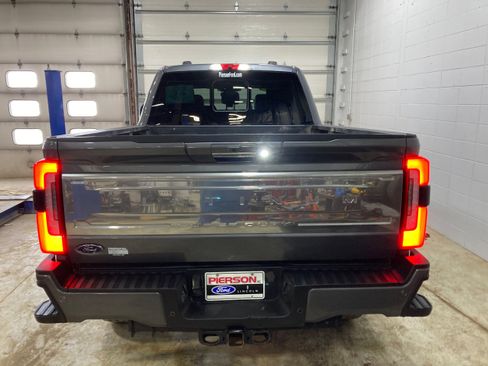 Used 2023 Ford F350 Platinum image 15