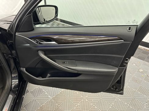 Used 2018 BMW 530i xDrive AWD/4WD image 15