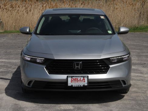 Used 2024 Honda Accord EX image 2