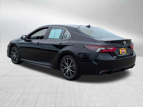 Used 2023 Toyota Camry SE FWD image 5