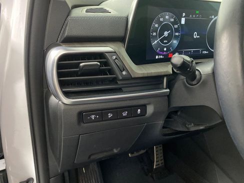 Certified 2024 Kia Telluride SX Prestige w/ Towing Package AWD/4WD image 13