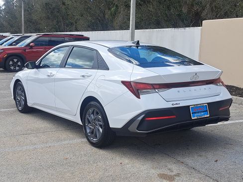 Certified 2024 Hyundai Elantra SEL image 4