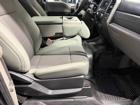 Used 2018 Ford F250 XL w/ Power Equipment Group AWD/4WD image 13