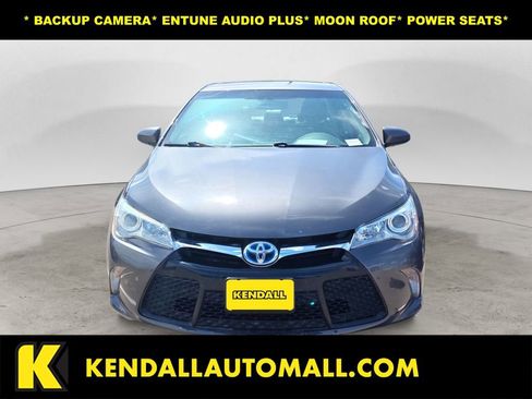 Used 2016 Toyota Camry SE w/ Moonroof Package FWD image 1