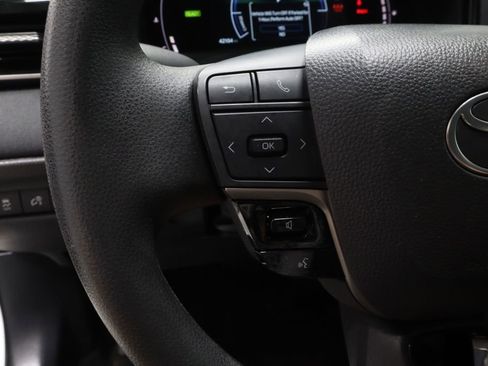 Used 2025 Toyota Camry LE FWD image 27