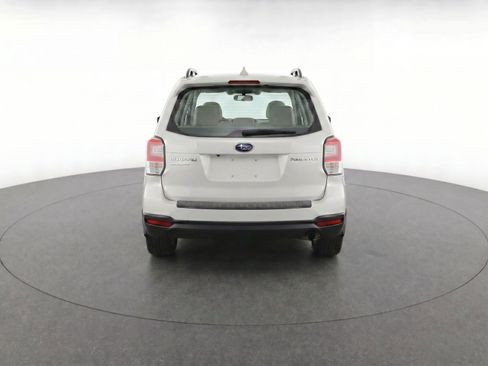 Used 2018 Subaru Forester 2.5i w/ Alloy Wheel Package AWD/4WD image 2