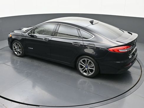 Used 2019 Ford Fusion Titanium image 32