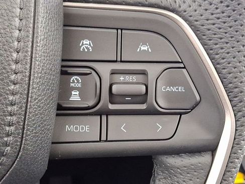 New 2025 Toyota Tacoma TRD Off-Road AWD/4WD image 18