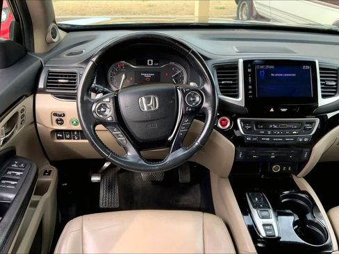 Used 2016 Honda Pilot Touring image 6