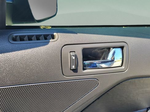 Used 2013 Ford Mustang GT Premium RWD image 8