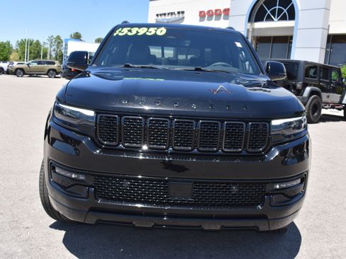 Used 2024 Jeep Wagoneer Series II AWD/4WD image 4
