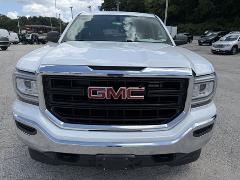 Used 2019 GMC Sierra 1500 Limited w/ Sierra Convenience Package AWD/4WD image 2