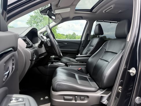Used 2016 Honda Pilot Touring image 7