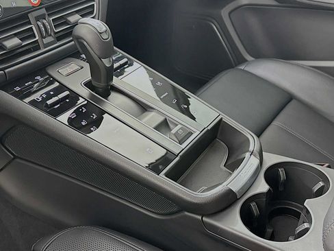 Certified 2026 Porsche Macan AWD/4WD image 20