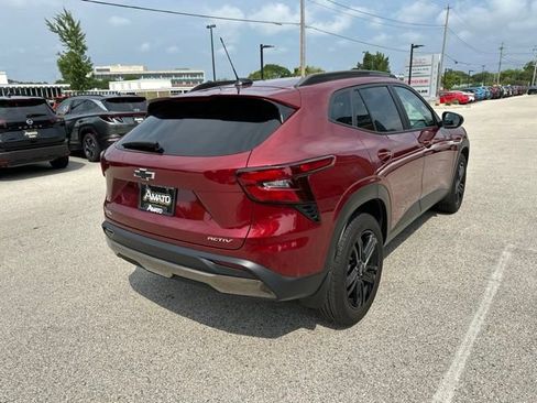 Used 2024 Chevrolet Trax ACTIV w/ Sunroof Package FWD image 9