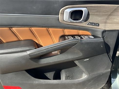 Used 2022 Kia Sorento SX Prestige w/ Rust Color Package image 15