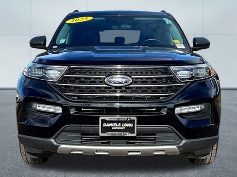 Used 2023 Ford Explorer XLT w/ Equipment Group 202A image 3