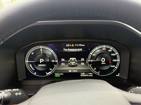 Used 2025 Mitsubishi Outlander SEL image 13