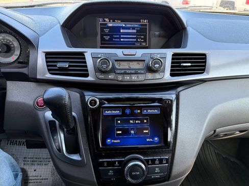 Used 2014 Honda Odyssey Touring Elite image 15