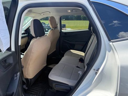 Used 2022 Ford Escape SE w/ Convenience Package FWD image 11