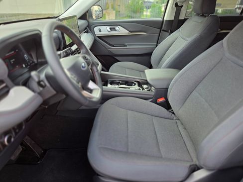 New 2026 Ford Explorer Active RWD image 18