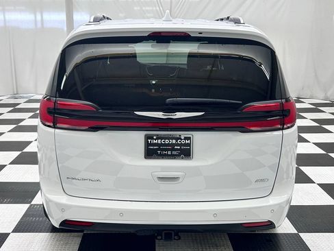 Certified 2022 Chrysler Pacifica Pinnacle AWD/4WD image 6