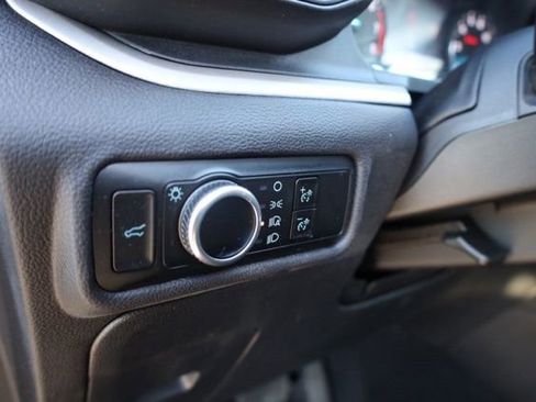 Used 2023 Ford Explorer XLT image 17