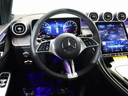 Used 2025 Mercedes-Benz GLC 300 4MATIC image 19