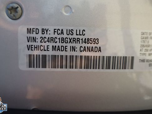 Used 2024 Chrysler Pacifica Touring-L FWD image 31
