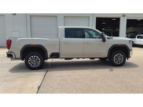 New 2026 GMC Sierra 2500 SLE w/ SLE Value Package; AWD/4WD image 9