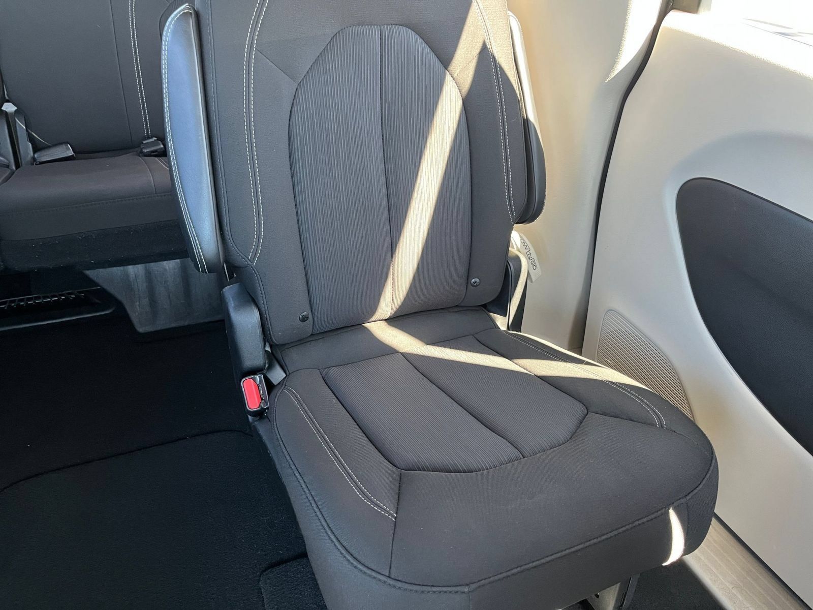 Used 2024 Chrysler Voyager LX FWD image 39