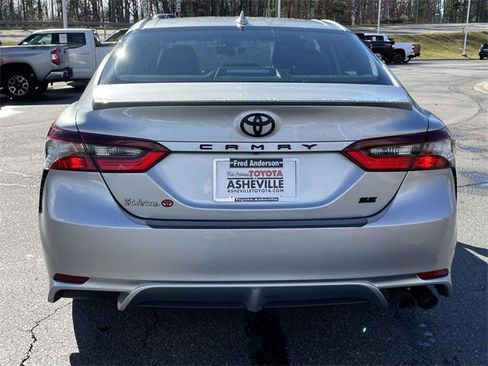 Used 2023 Toyota Camry SE image 4