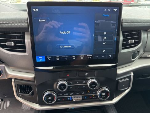 Used 2022 Ford Expedition Max XLT image 23