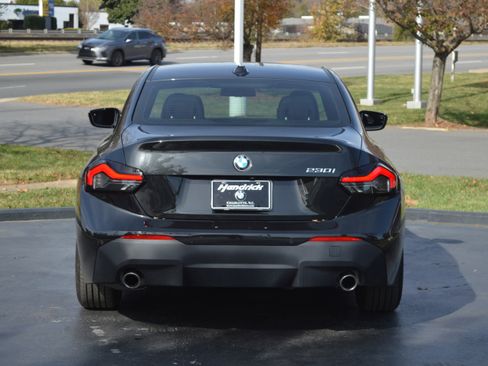 Used 2025 BMW 230i Coupe w/ M Sport Package image 10